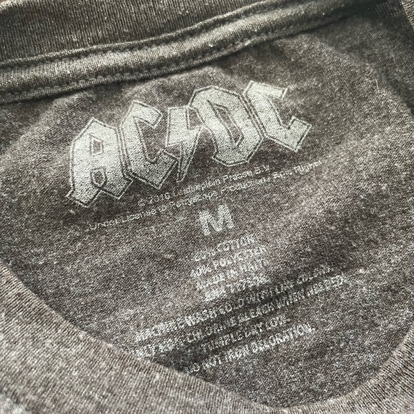 AC/DC Size Medium T-Shirt Dark Brown, Yellow, Orange and Red - Picture 4 of 5